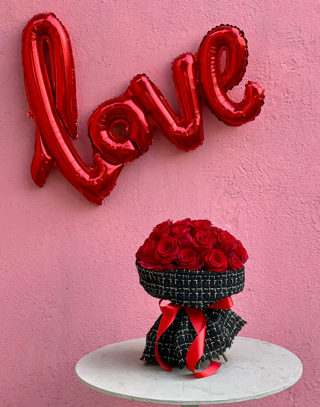 Bouquet tela tweed con 24 rosas rojas